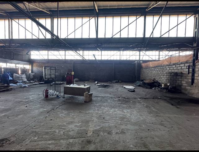 1,799M² WAREHOUSE TO LET IN NEWLANDS